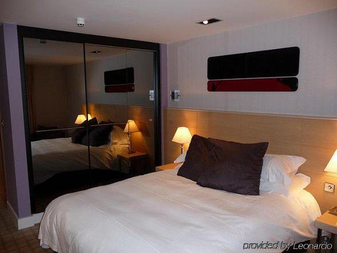 Beales Hotel Hatfield  Room photo